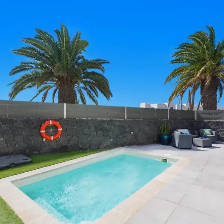 Villa Wave 1 By *